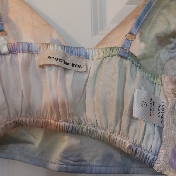 Time After Time Slouchy,  Ophelia 2 Piece Satin Crop Top And Button sz L,tie Dye - Picture 10 of 11